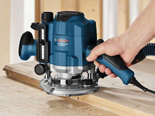 Ülafrees Bosch GOF 1250 CE; 1250 W  Rent - Image 3
